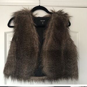 FALL VIBES 🍁🍁 Ever New fur vest size 6